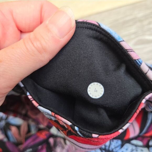 Lululemon Lululemon Wunder Under Crop (Hi-Rise)  Luxtreme size 4 - Picture 8 of 9